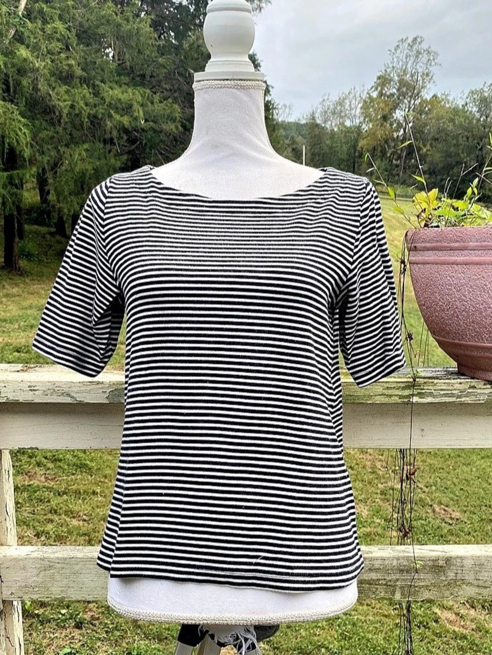 Gap Striped Short Sleeve Top in Black & White Like New